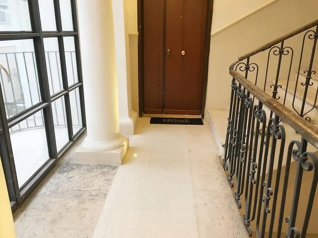 Prince Apartment - City Center Bari