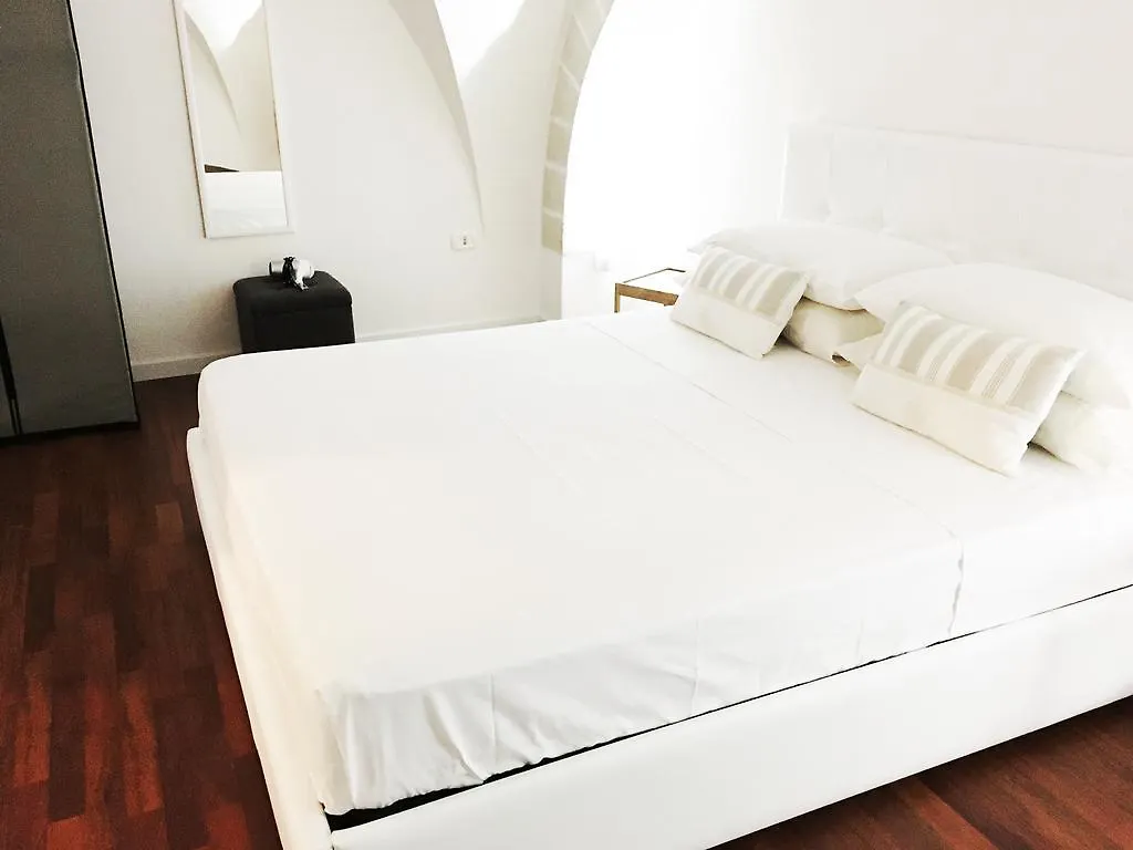 Prince Apartment - City Center Bari 0*,